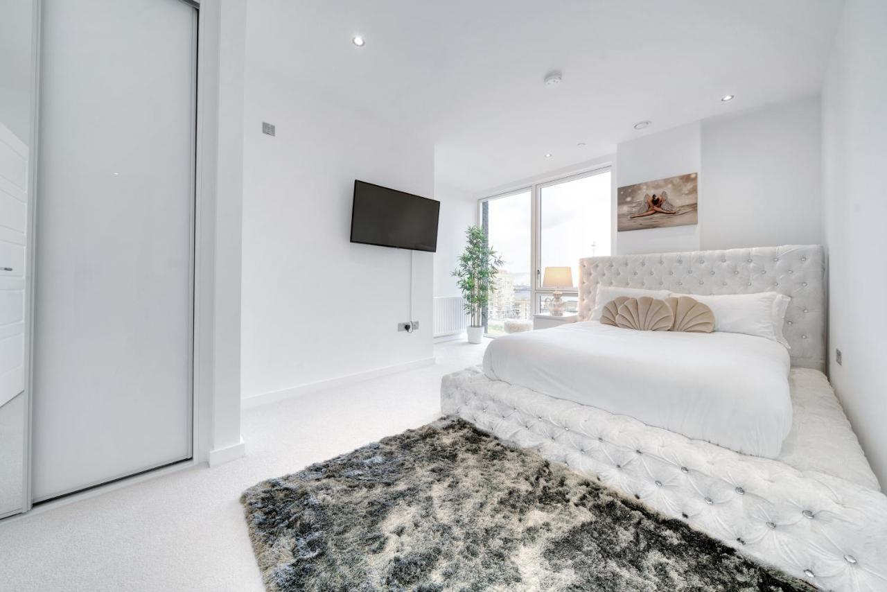 Luxury 3bed 3bath Royal Wharf Excel Newham London