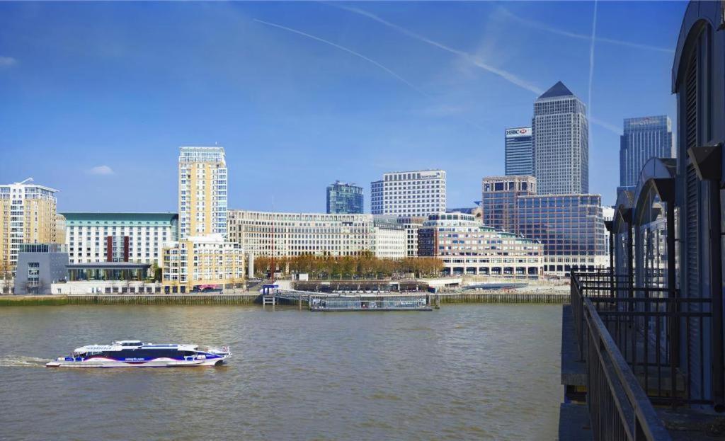 Luxury 3bed 3bath Royal Wharf Excel Newham Apartment *