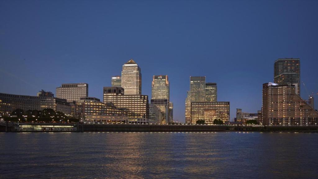 Luxury 3bed 3bath Royal Wharf Excel Newham Apartment *