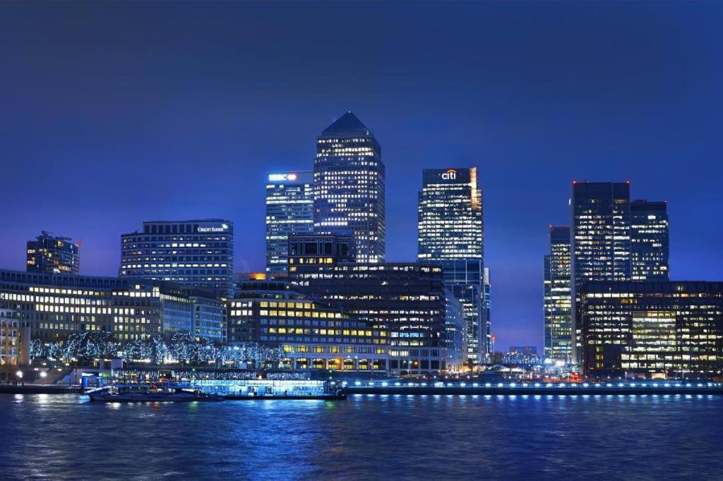 Luxury 3bed 3bath Royal Wharf Excel Newham London