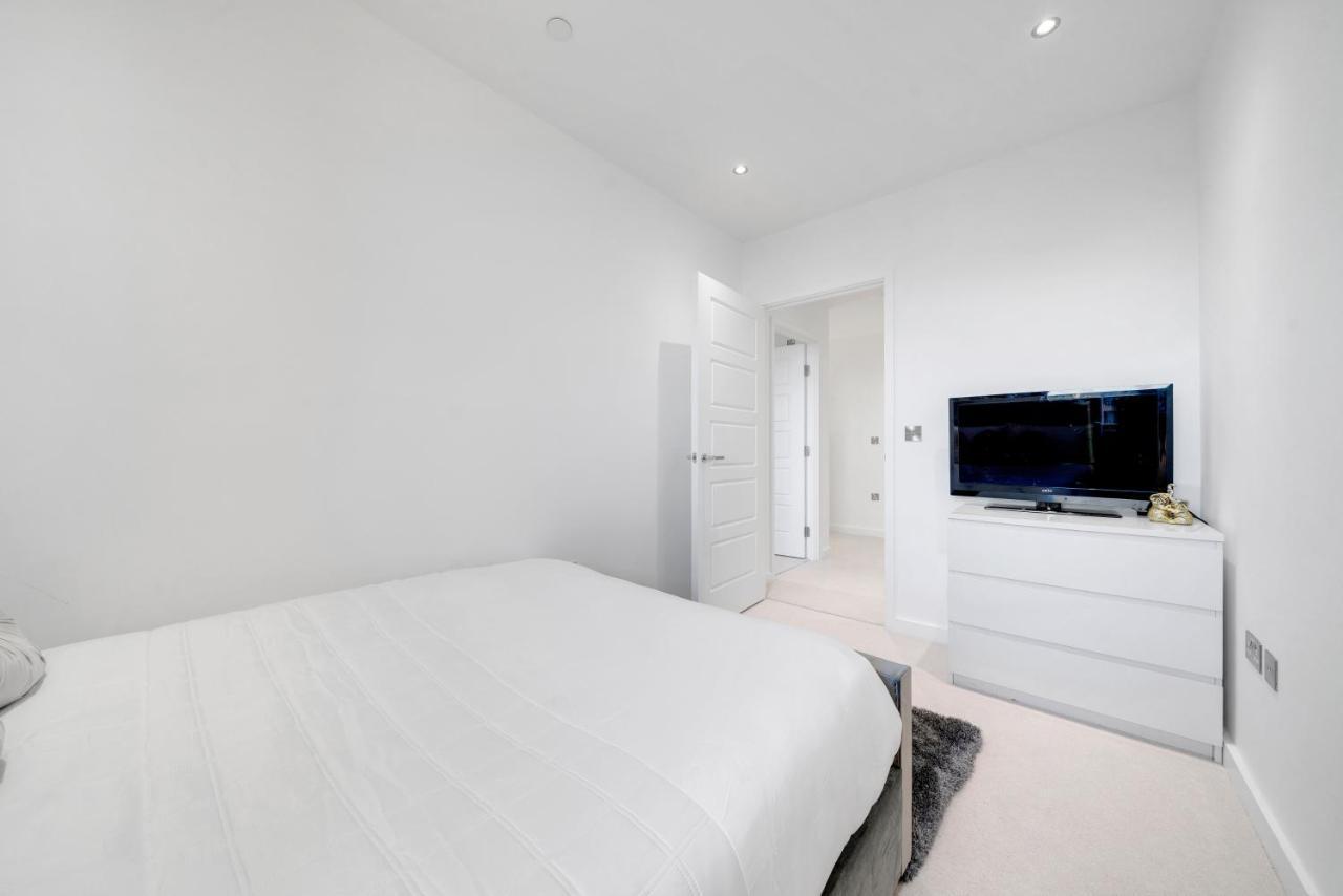 Apartment Luxury 3bed 3bath Royal Wharf Excel Newham London