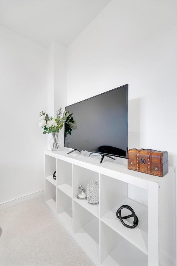 Luxury 3bed 3bath Royal Wharf Excel Newham Apartment London