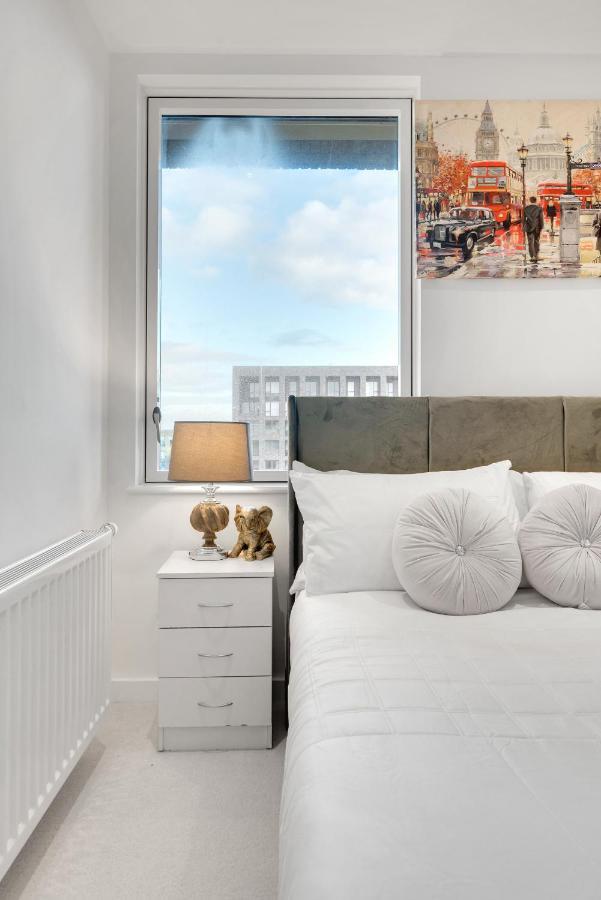 Luxury 3bed 3bath Royal Wharf Excel Newham Apartment *