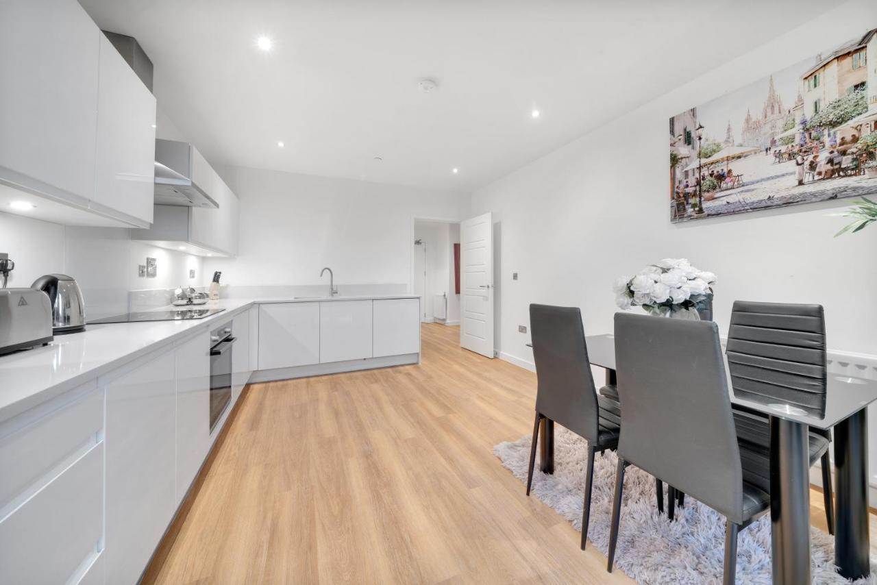 Luxury 3bed 3bath Royal Wharf Excel Newham Apartment