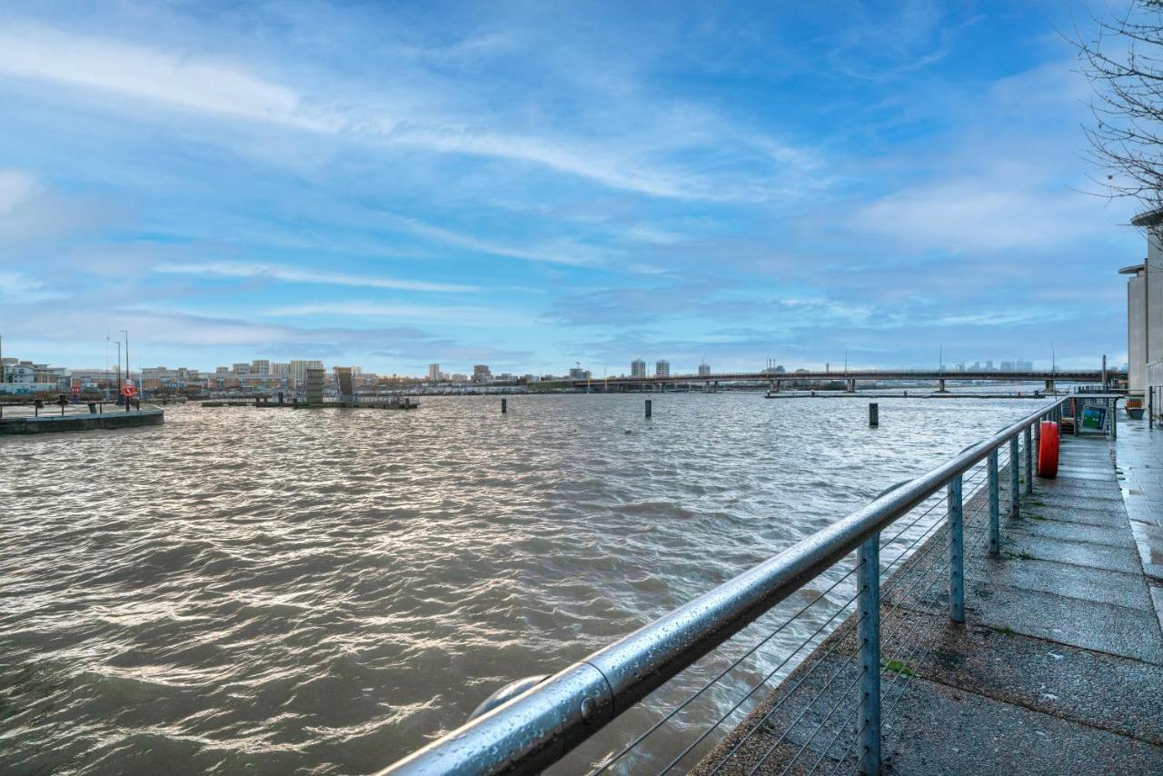 Apartment Luxury 3bed 3bath Royal Wharf Excel Newham London