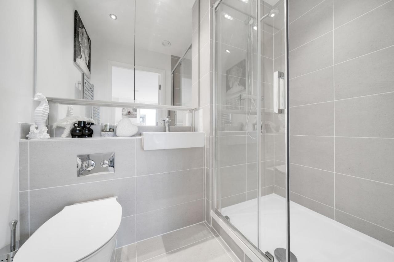 Luxury 3bed 3bath Royal Wharf Excel Newham *