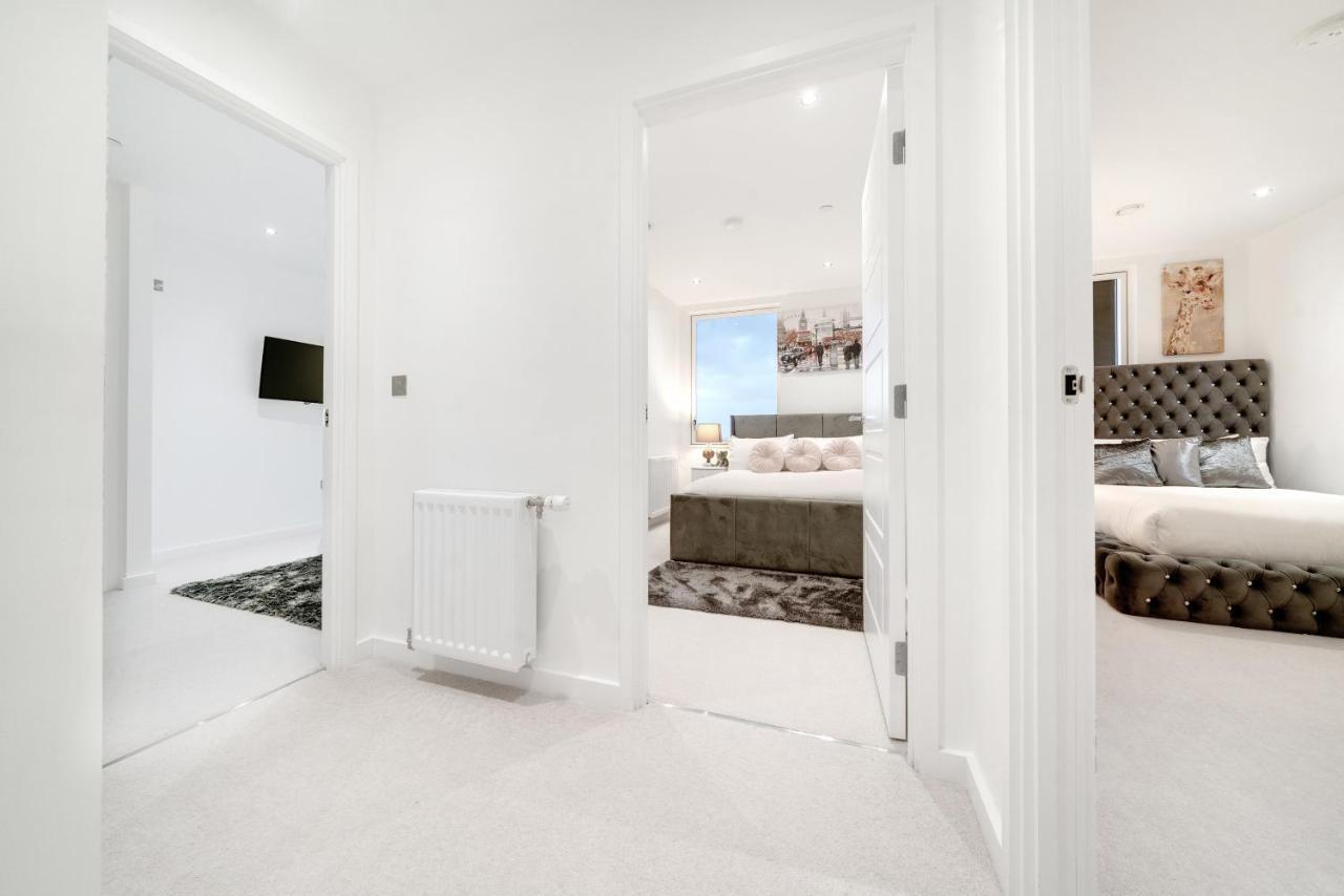 Luxury 3bed 3bath Royal Wharf Excel Newham London